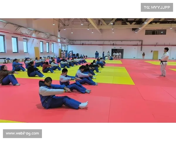 游泳在教育中的作用与体教融合深化路径探索